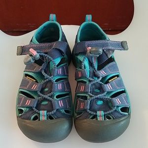 Girl's Keen sandals